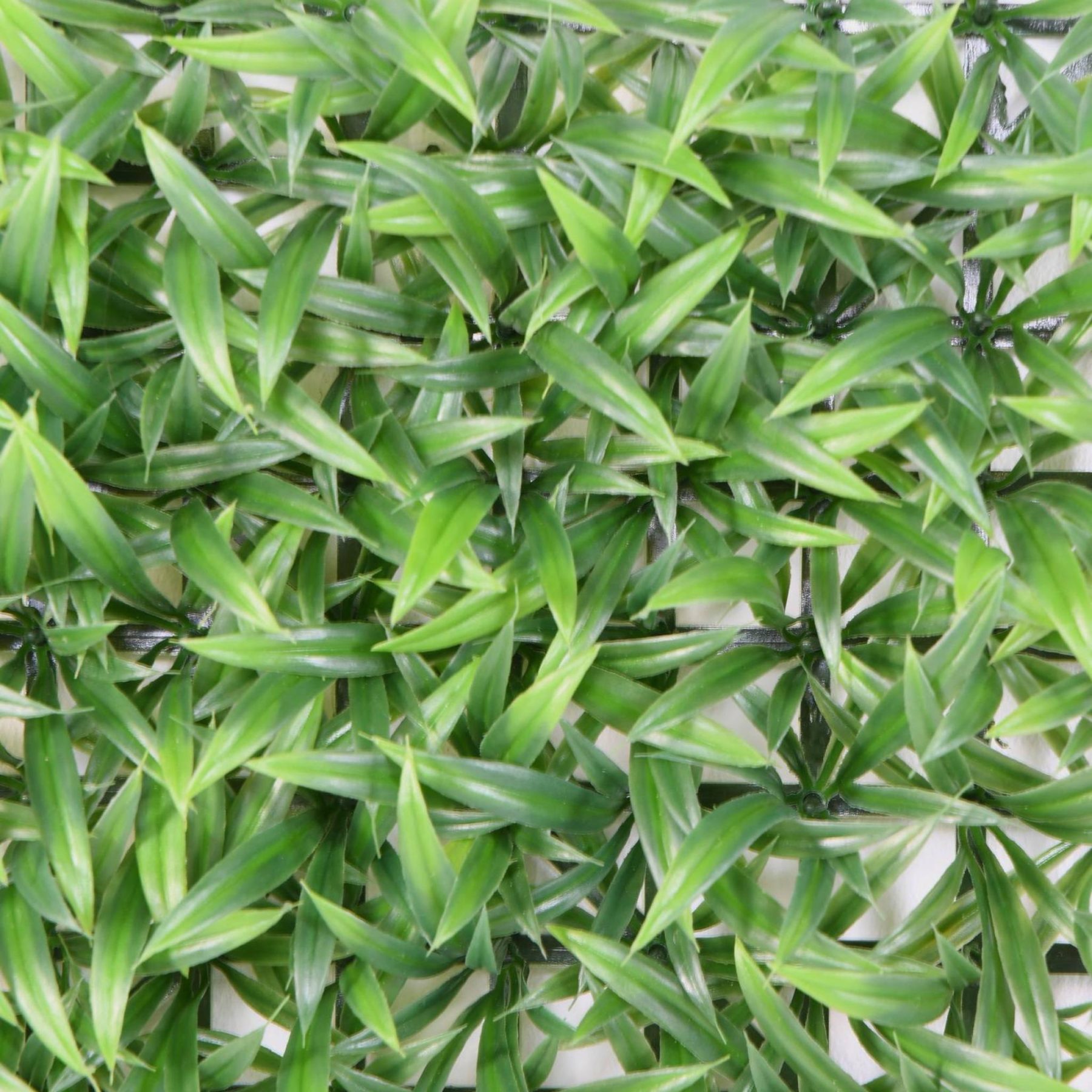 Vue complémentaire : plaque carrée d’herbe artificielle verte